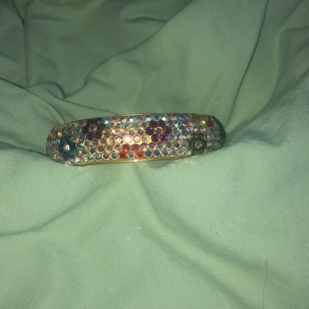 Bangle bracelet